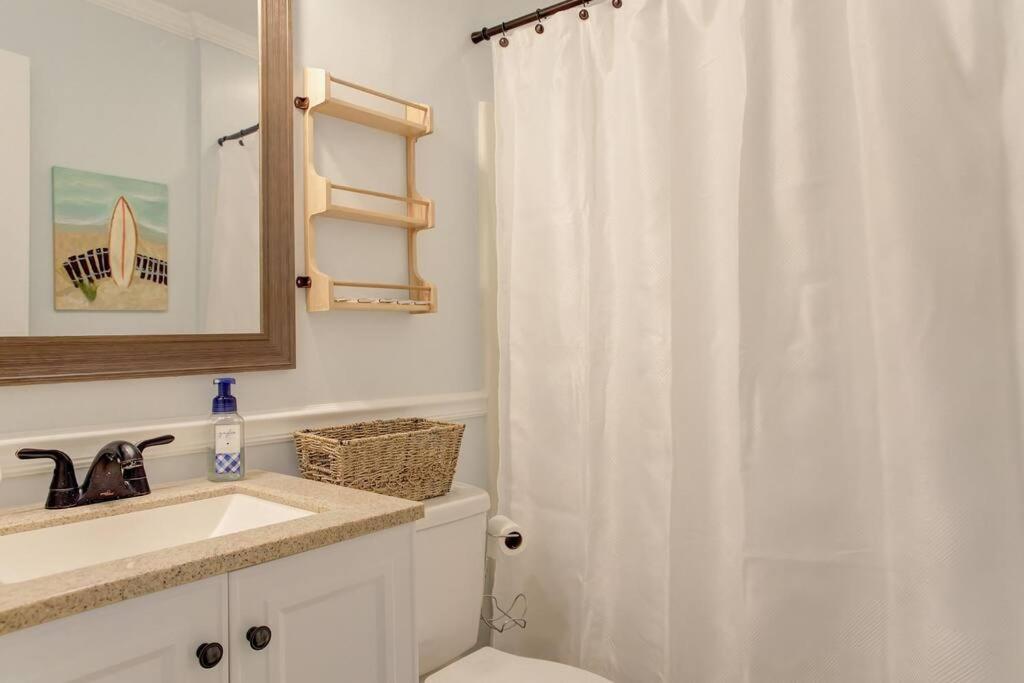 Charming Home Near Folly & Downtown Charleston Exteriör bild