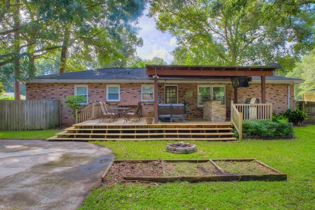 Charming Home Near Folly & Downtown Charleston Exteriör bild
